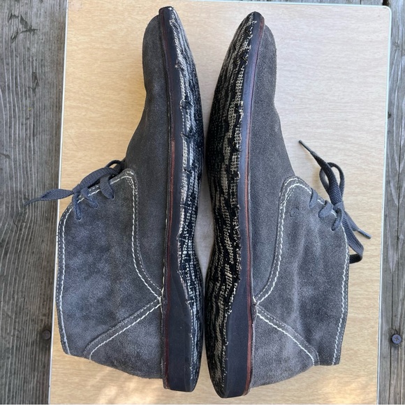 John Varvatos Star USA Gray Suede Lace Up Chukka Boots Sz 10 - Picture 12 of 12